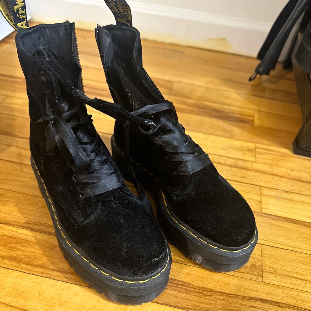 Doc Marten Platform Velvet Jadon US 8 lightly worn black.
